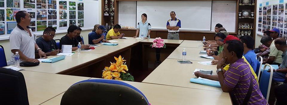 PrasadVasudevon's tweet photo. Mill conducting training and coaching to it's smallholder suppliers. Driving partnerships for #transformation @rurality_org #tftimpact https://t.co/9pbhUQYTgf