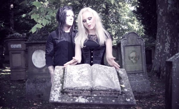 Un Día Como Hoy Happy Gothic Metal Birthday LIV KRISTINE ESPENAES KRULL  