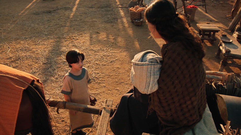 DQF_TVN's tweet photo. ¿Qué pasó realmente con la madre de Aruna? Cuando pequeño, Elieber la conoció en el campamento #JosueYArunaSeAcercan https://t.co/x9bzCQApCM https://t.co/BWiJJhMJK7