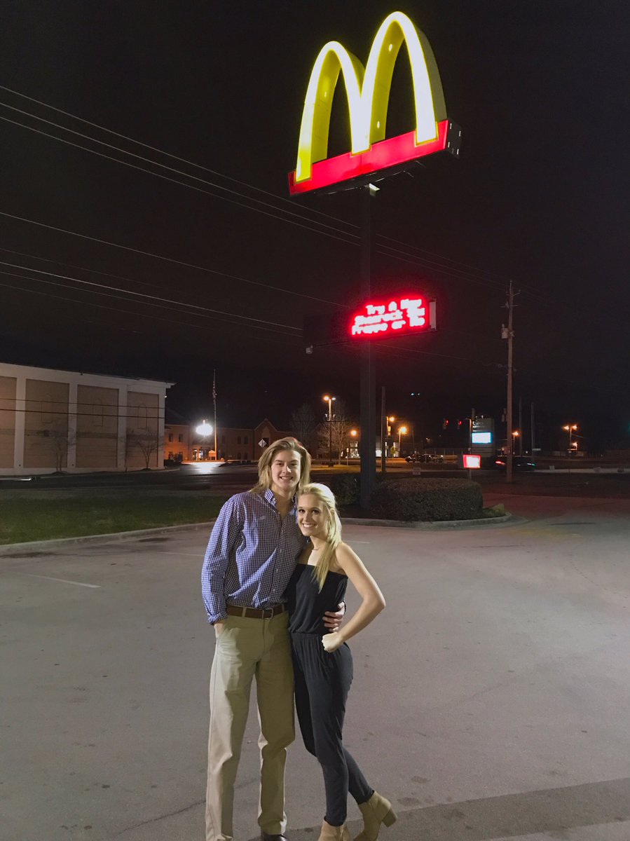 bakerbryson11's tweet photo. Zeth decided to go big this year for Valentines. Pretty girl, pretty waiter, expensive taste. https://t.co/tENgjiayeB