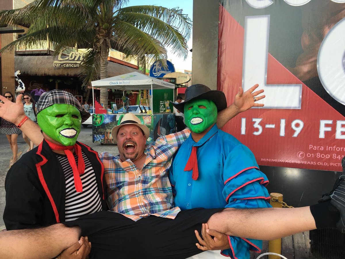 tlikm's tweet photo. I think it's safe to say that my parents are enjoying Mexico😂 https://t.co/86RM7dXlrd