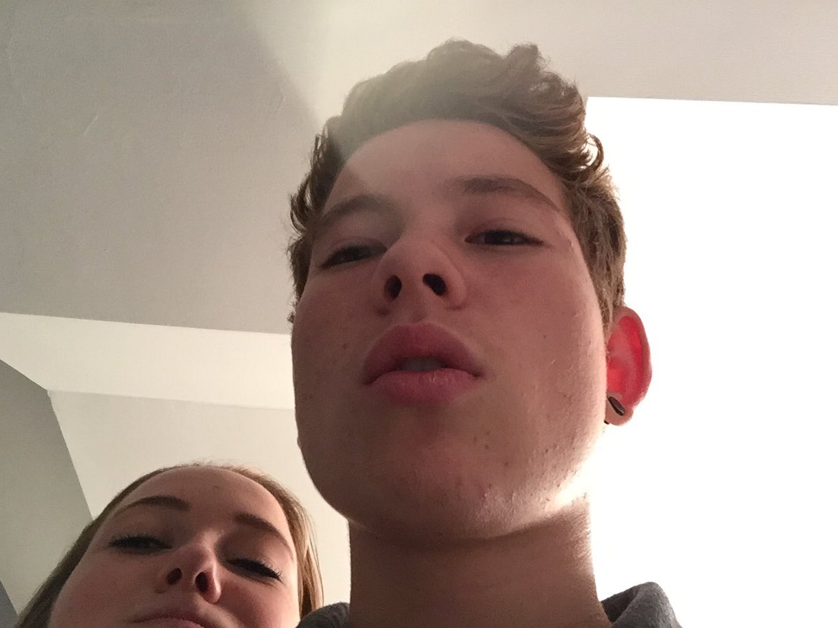 andrewthh_'s tweet photo. The valentines I always wanted and I will always have @DobsoEmma ❤#bestangles #tb https://t.co/07qX1lQJHW