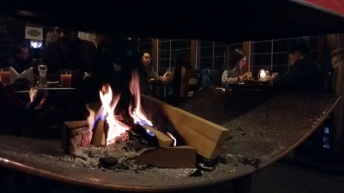 bodegonargento's tweet photo. La estamos pasando genial: #SanValentín #MúsicaEnVivo; pero nos hiciste falta. Te esperamos en nuestro próximo evento #Fuego #Asado #Quito https://t.co/vGxrwLkaQo