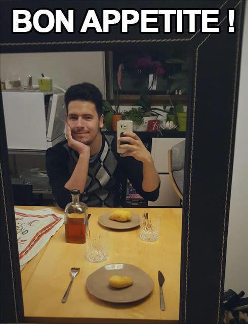 9GAG's tweet photo. Bone apple tea on #ValentinesDay
https://t.co/yrP6Cju1Ke https://t.co/HRtfY8fio2