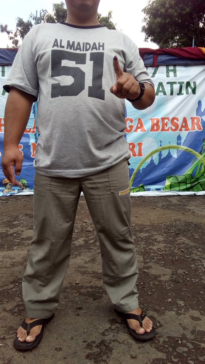 MarbotAlAqsha's tweet photo. @maspiyuuu Hari Raya Al Maidah 51 #MoslemvoteMoslem #HaramPilihPemimpinKafir https://t.co/eaXDYzWQbG