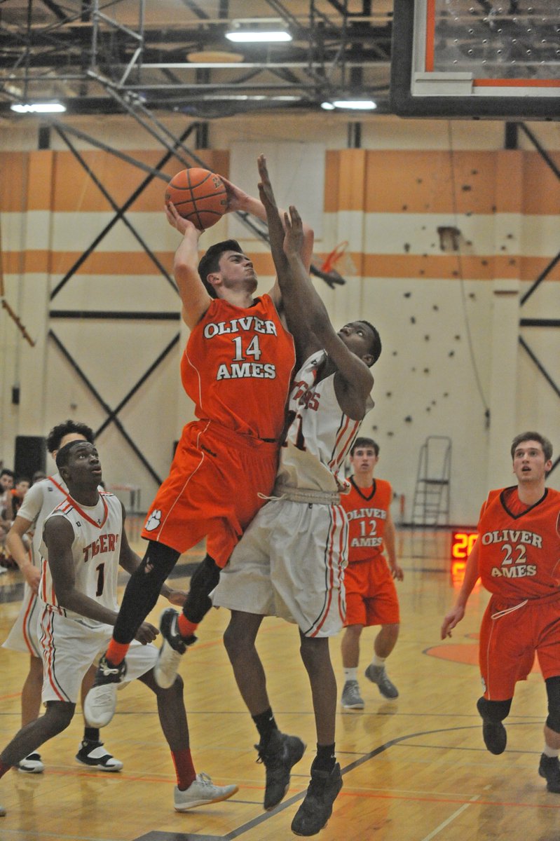Chezsports's tweet photo. @Tigers_Sports boys basketball falls to O-A, 73-61 @DanteLaw12 and @Luis_Vendrell1 each scored 19 points https://t.co/x9DrXIBX4Z