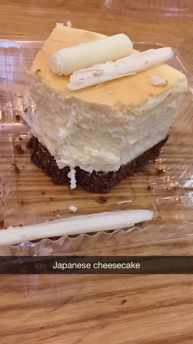 Julantis's tweet photo. Missing this cheesecake already😫 https://t.co/x7InevS49j