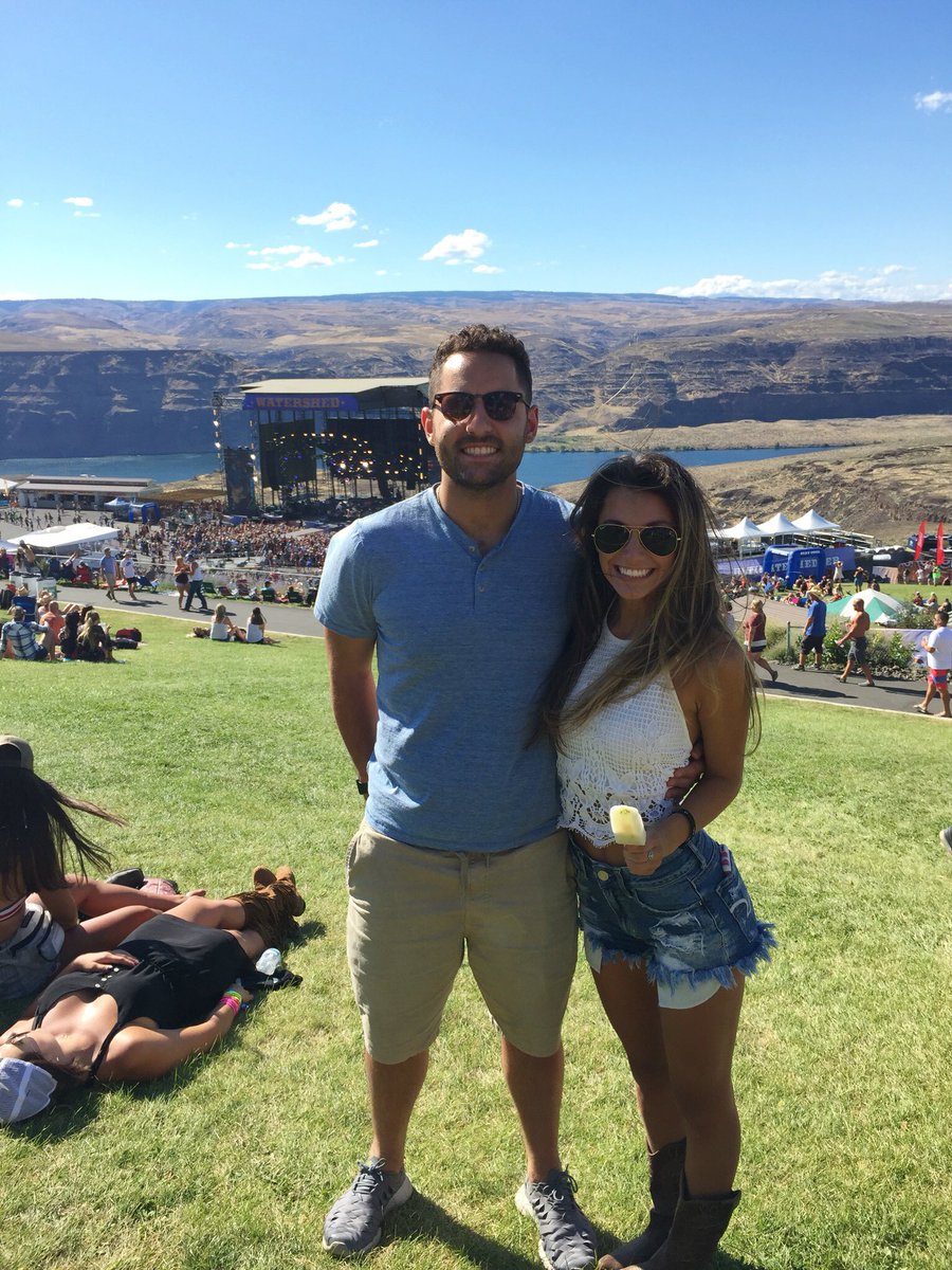 maddiestanton's tweet photo. Super hate this holiday but I do think my Valentine deserves a shout out for the unconditional love he gives me 365 days 💋 4 years strong 🌹 https://t.co/NdqkpgBasl