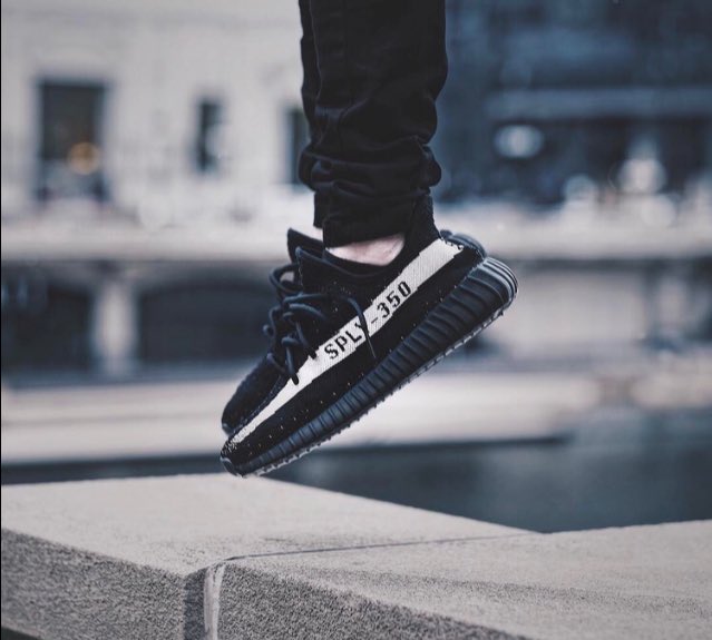 AzPins's tweet image. Be the next with #yeezys Hit the DM's for offers. Serious buyers only. #adidas #kicks #shoes #YeezyBoost