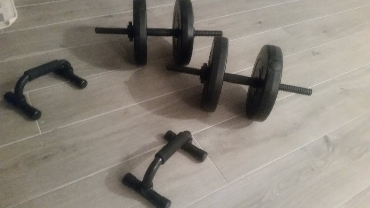 gmichalak0445's tweet photo. Morning workout. Done.
130 #pushups & #pumpankles #crunches #biceps #triceps #jockowillink #0445Club #DisciplineEqualsFreedom https://t.co/jXwmlKAl2J