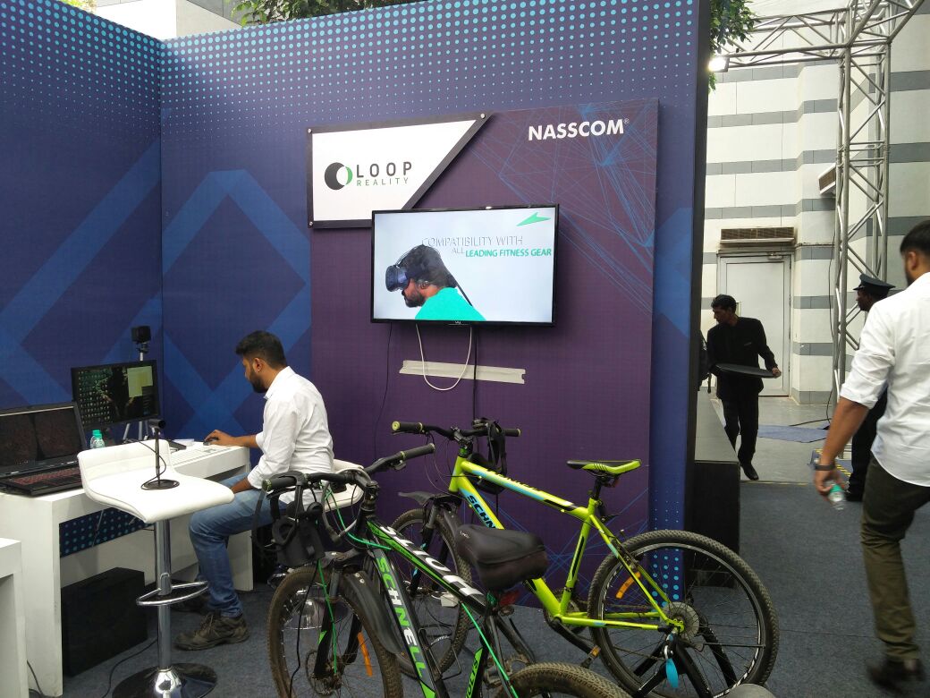 LoopReality's tweet photo. All geared up in reality for the #VirtualReality experience. @LoopReality at @NasscomEvents 

#techcafe #NASSCOM_ILF #LoopReality #LRisVR https://t.co/YNmLjn8Rp3