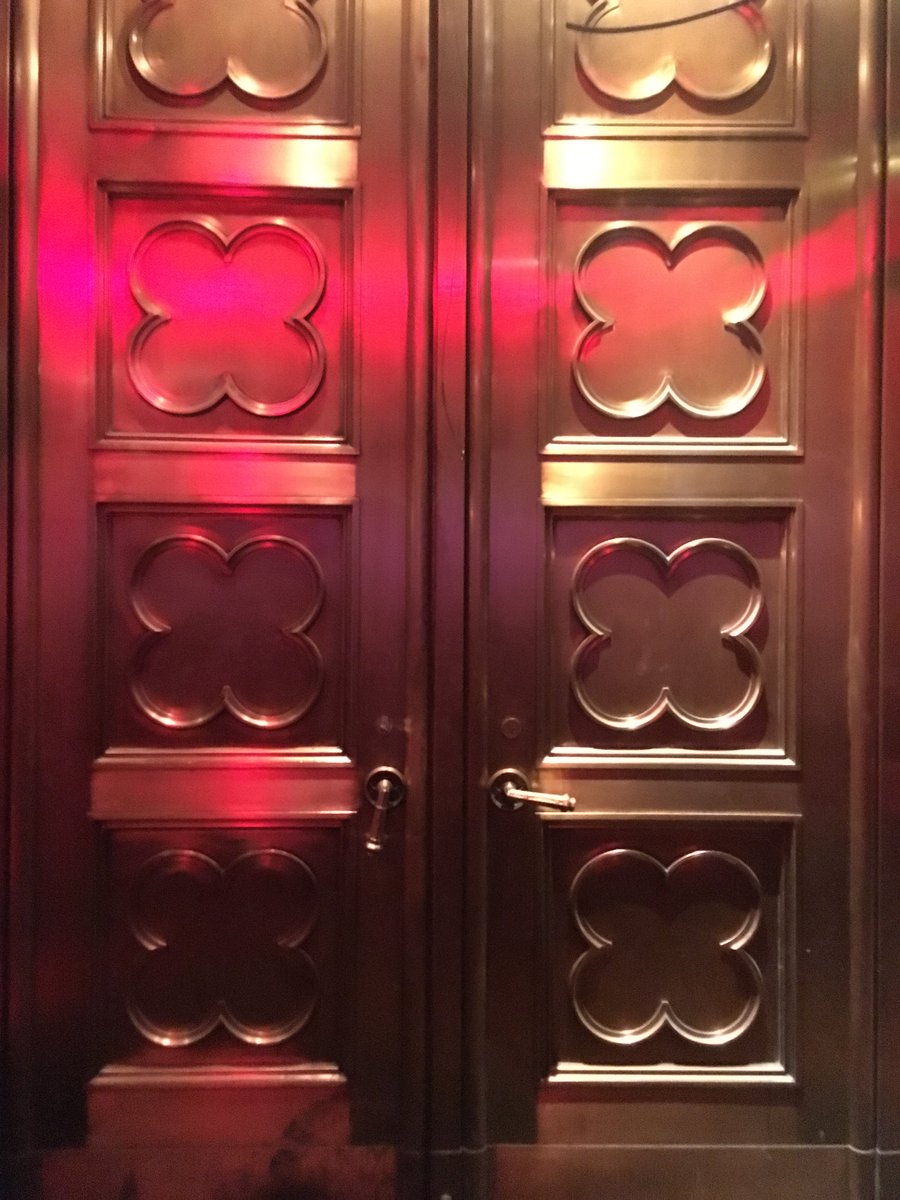 Double Daughters tweet media