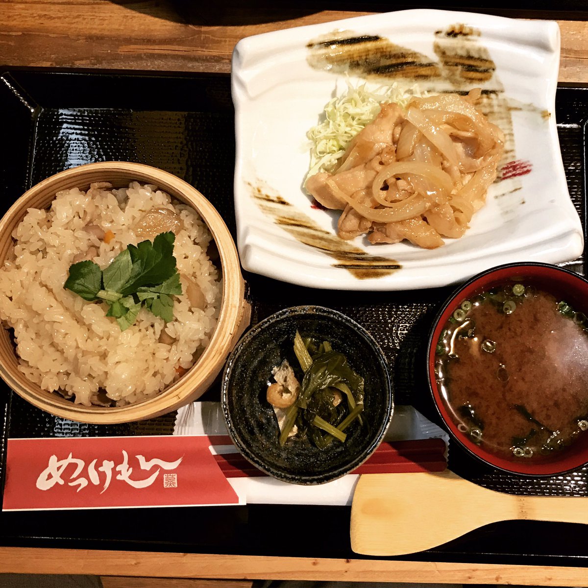 高田馬場新聞 西早稲田でコミュニティカフェ甘露やってます 高田馬場新聞 編集長のひるごはん めっけもんのおこわランチ 鶏のおこわに生姜焼をチョイス 800円也 高田馬場 高田馬場新聞 Takadanobaba Lunch おひるごはん ランチ Fooddiary Tokyo