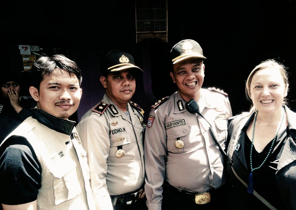 PingkanUmboh's tweet photo. Excited Joan and Paula #AusVols4Dev @the Institute for Peace &amp; Democracy, seeing Indonesia democracy in action @DubesAustralia @scopeglobal https://t.co/kRiXBYOOf7