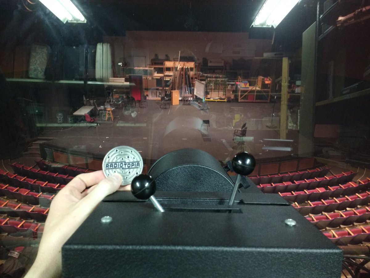 CAReverseWOT's tweet photo. #coincheck in the theatre @radiotopia @99piorg @romanmars https://t.co/MTuRlmuOHx