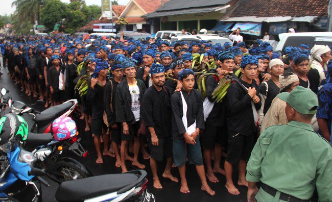 Metro_TV's tweet photo. Warga Pedalaman Baduy Berikan Hak Suara Pilkada Banten https://t.co/JiuNAtzFi7 #PilkadaSerentak2017 https://t.co/BNobOvpN9Z