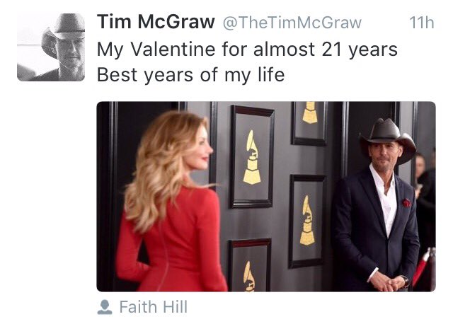 deemunnn's tweet photo. get yourself someone that looks at you like @TheTimMcGraw looks @FaithHill       #FavCouple https://t.co/sNSn8VPbcA