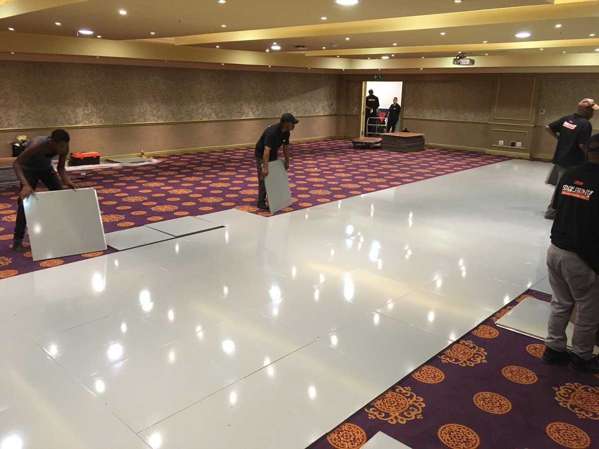 GAJSolutions_'s tweet image. TimberSet assisting Mad World Advertising convert a boardroom at Emperors Palace into a Shell select store