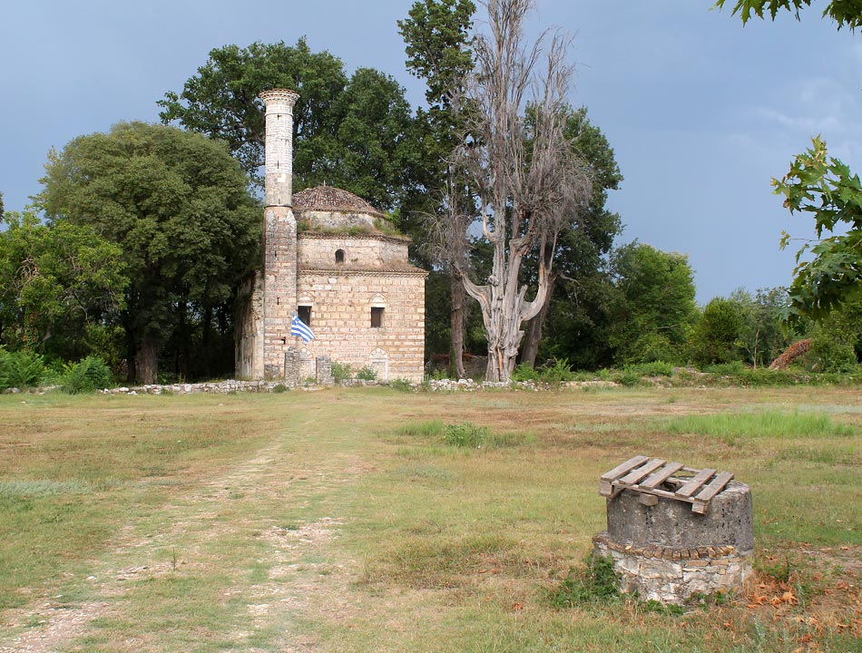 GreeceGuideline's tweet photo. Imaret of Arta #greece #epirus #греция #эпир 
https://t.co/LZZAIBgFxa https://t.co/jfrKs7u2N4