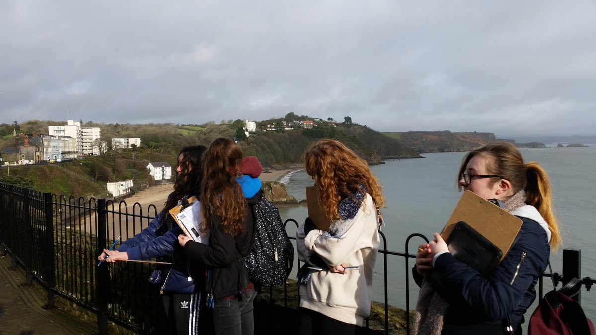 PembrokeGeo's tweet photo. AS human fieldwork in sunny Tenby @FSCOrielton @YsgolPenfro https://t.co/oZEMrvO3si