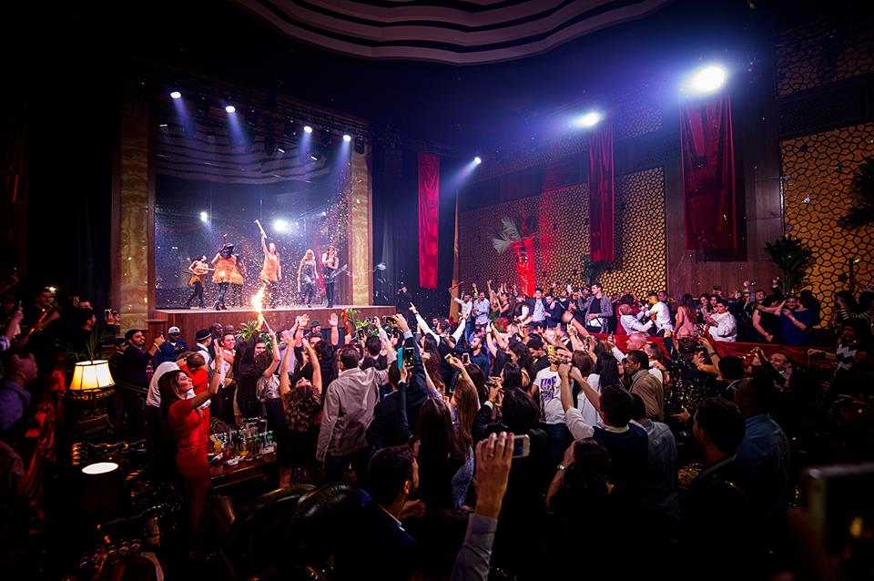 HAPPY NEW YEAR! Thank you for 365 days of amazing memories. Here's to more sharing, friendship and wonder in 2017.
#HAPPYNEWYEAR #2017