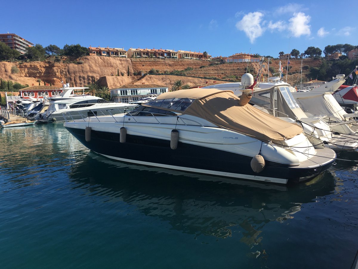 MarlinBoats's tweet photo. #boating #riva #motorboats #yachts #boatsforsale If it wasn´t for the cover you´d think it´s Summer in Mallorca. Riva Rivale 52available now https://t.co/cli3Vc90wa