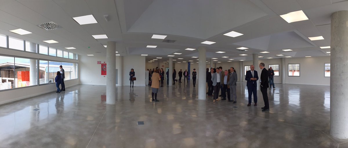 labolife_es's tweet photo. Ya estamos dentro con @ensenyat @bielbarcelo @Iagonegue @pimemdigital @CAEB @AjConsell entre muchos que nos acompañan  #labolife https://t.co/iPeGyLNDC2