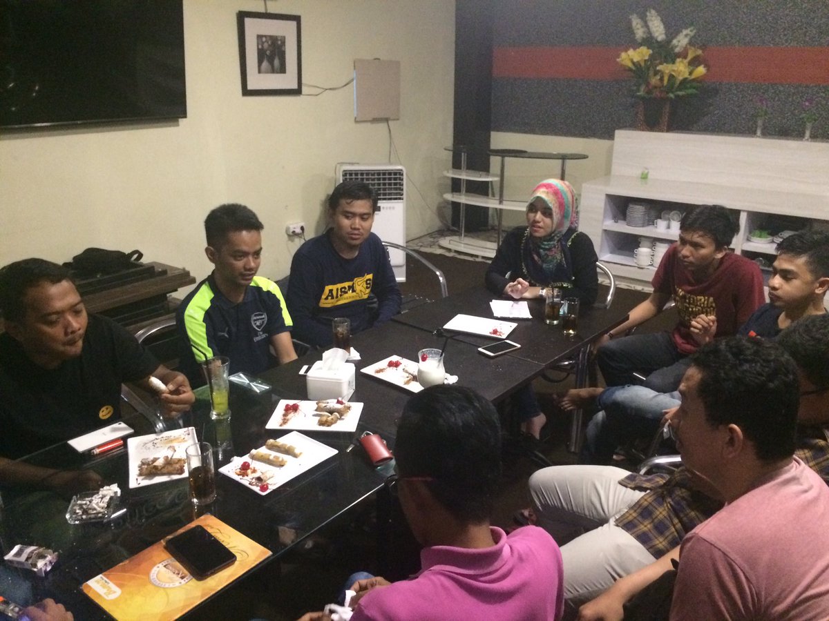 dwinisyaaa's tweet photo. Tiada kata berpisah, bila harus berakhir segalanya (?) #SaveAnu #RapatLuarBiasa @GOONERS_MKS_ https://t.co/ePA04kOguG