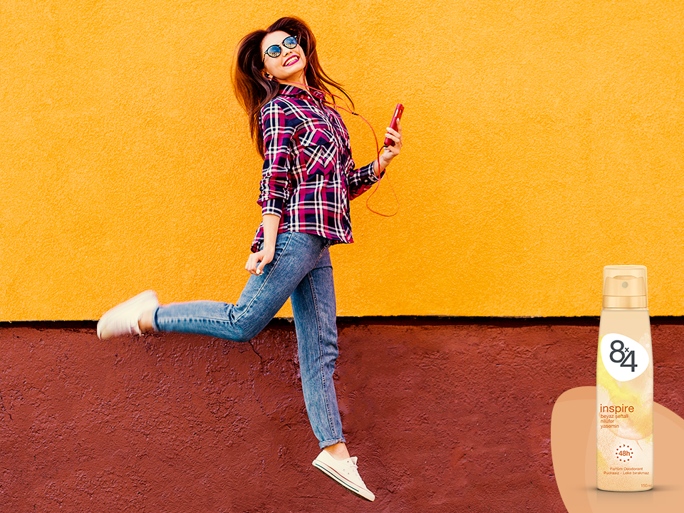 8x4 Inspire; gösterişli ve sofistike kokusuyla vazgeçilmezler arasında.