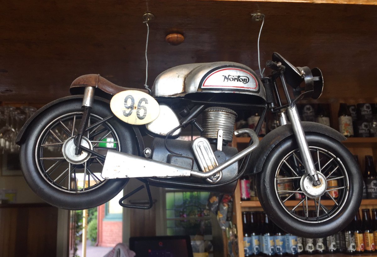 arai45's tweet photo. @AndyFarrell96 your ok Andy I have sourced a classic Norton for the Manx for you here in Australia @franfarrell_ #plentyofwork https://t.co/vjgr9leqf8