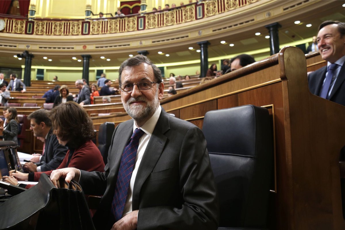 GPPopular's tweet photo. 📸Una vez finalizado el #Pleno os dejamos algunas imágenes del Gobierno de @marianorajoy respondiendo ante el @Congreso_Es #SesióndeControl 🏛 https://t.co/51B6tMnYIg
