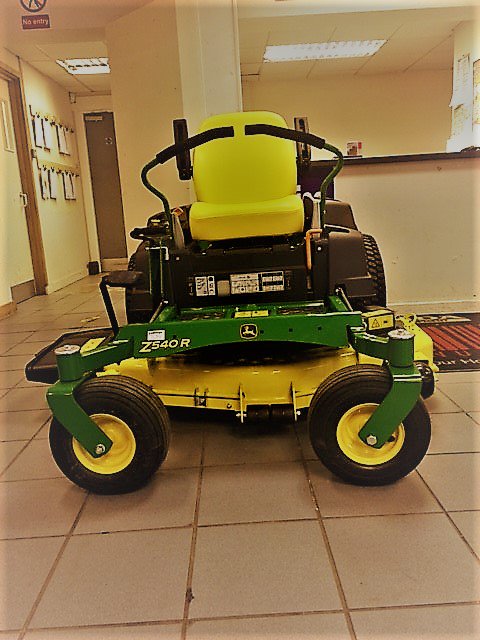 Godfreys_UK's tweet photo. Fancy a Spin!!  John Deere ZTRAK Z540R arrived in the showroom today. Fast &amp; furious.  Call for details or to arrange a demo... https://t.co/YknjmKOTBz