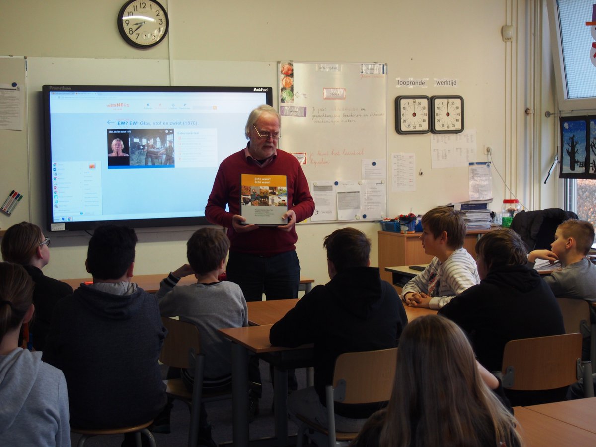 Alle scholen van Kits Primair gaan aan de slag met het project ‘Echt waor? Echt waor!’. IKC Harm Smeenge nam de eerste lesmap in ontvangst.