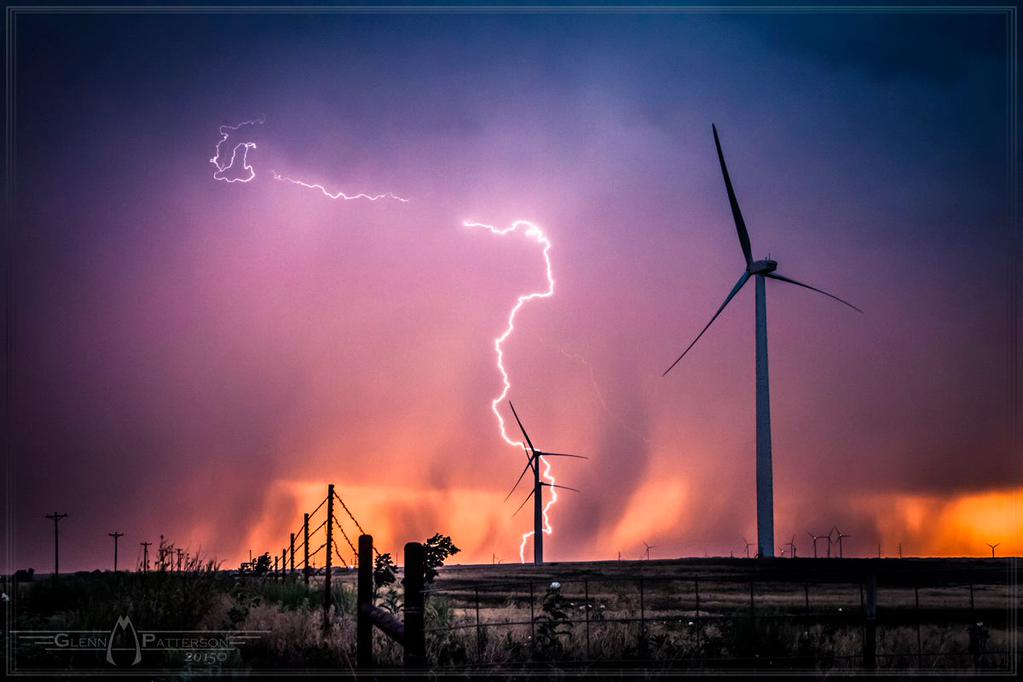 Piclogy on Twitter "Lightning shot on a wind farm north of Sayre