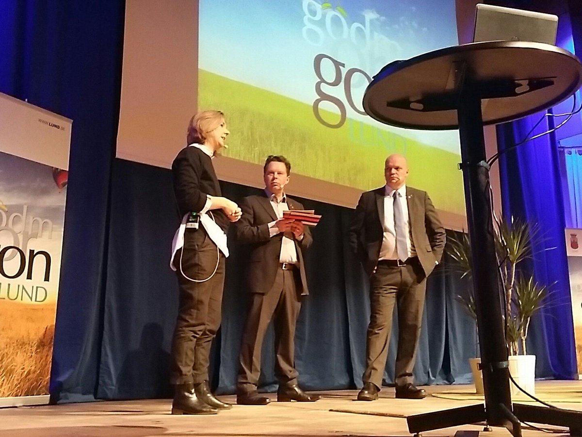 Nu kör vi  gång #godmorgonlund näringslivsfrukost med tema stadsutveckling på scen miljöminister <a href="/karolinaskog/">Karolina Skog</a> och <a href="/AndersAlmgren/">Anders Almgren</a>