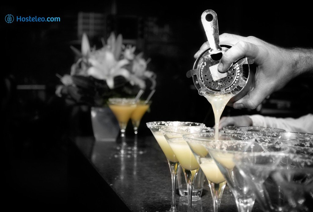 #empleo #Madrid #hosteleria GRUPO TRAGALUZ busca para restaurante LUZI BOMBON #barman con conocimientos COCTELERIA bit.ly/2lg6Sff