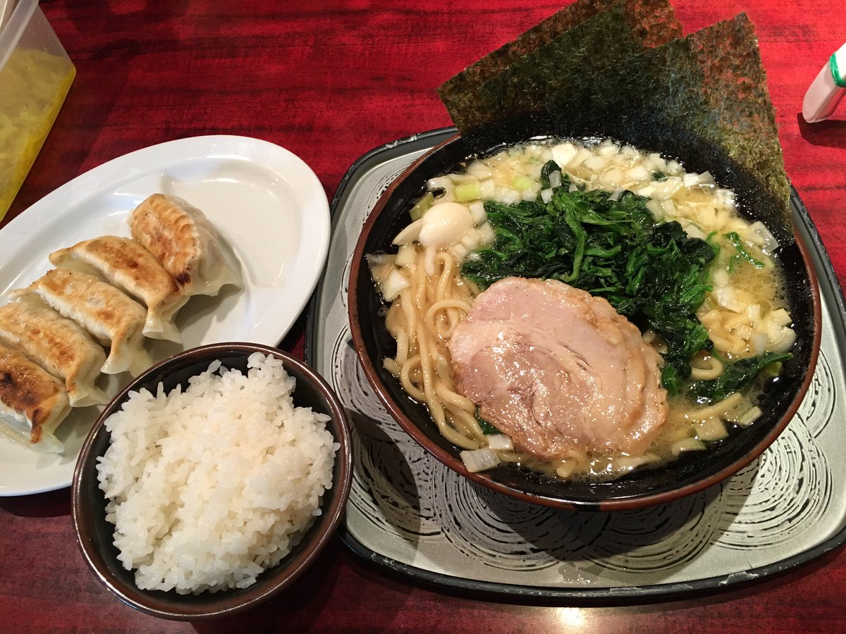 ラーメン好きin茨城 守谷市内にある さがみ家 画像は しょうゆラーメンのほうれん草トッピング 麺の固さは普通で脂多めの味濃い目 それと餃子 濃厚な味が好きな自分にはぴったりです 麺の固さ 味の濃さ 脂の量は自由に設定出来ます 守谷で