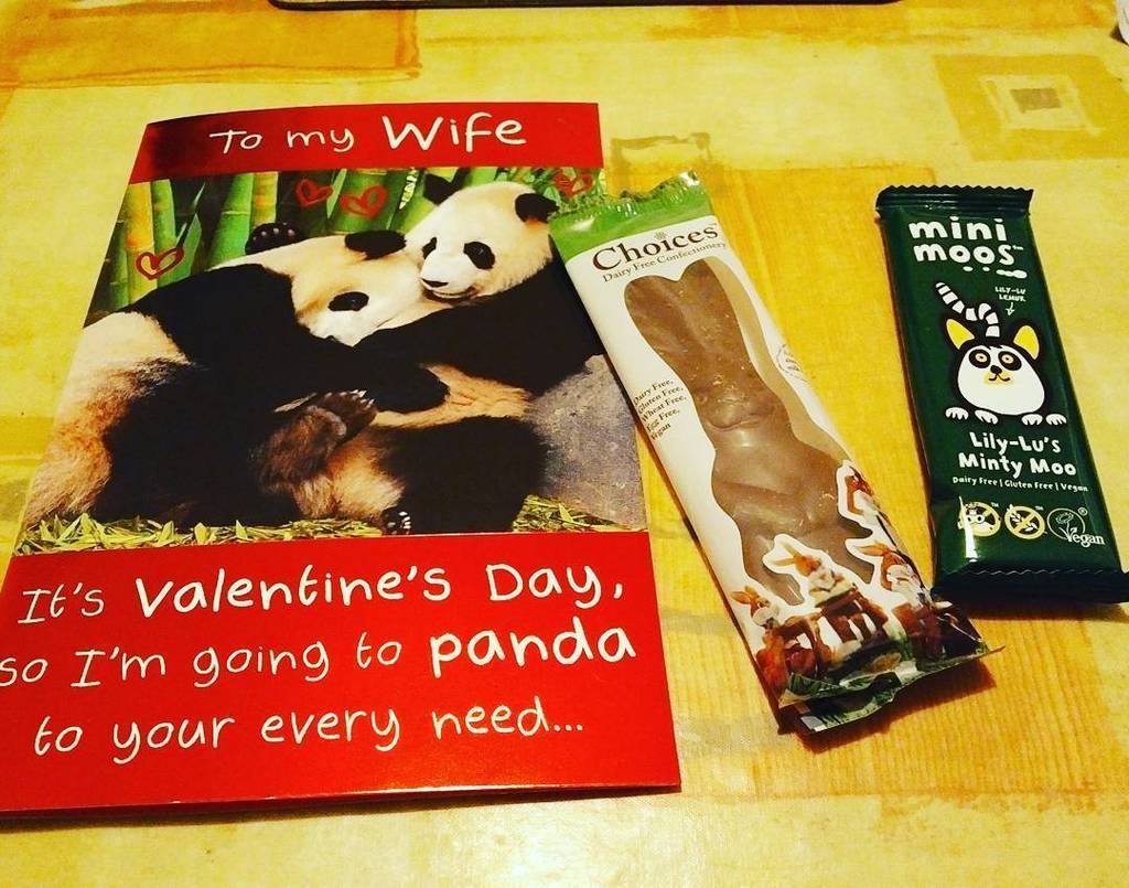 ohsewvegan's tweet photo. Awww came home to this from the hubby last night 😊 #valentinesday #valentines #darkchocola… https://t.co/AxmLCoFvP3 https://t.co/EqWF4BD18I