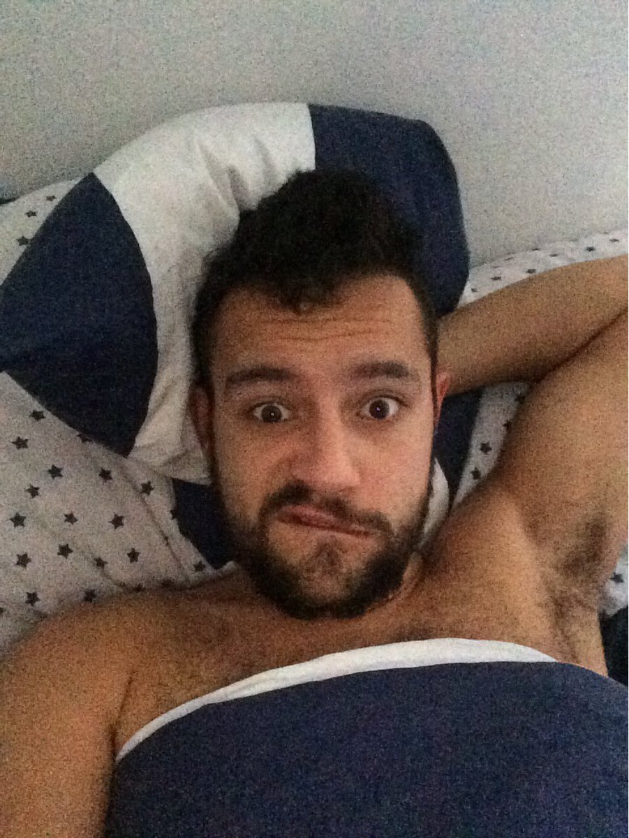 miloptaylor88's tweet photo. Wait a minute this isn't my bed ooooohhh cocktails on valentines what was I thinking https://t.co/fDBjKGWXae