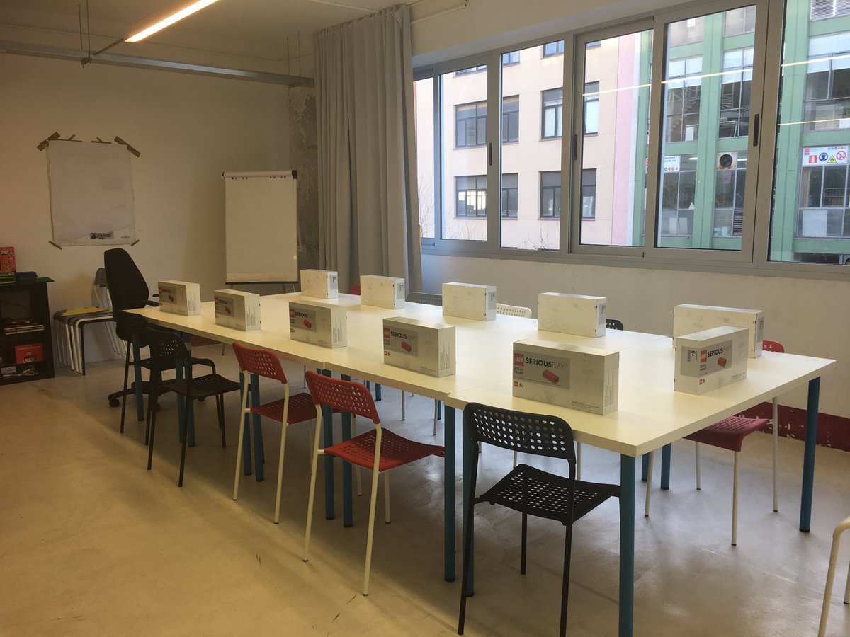 TheSparksTweets's tweet photo. ¡Buenos días! 3, 2, 1... A por la Certificación Oficial #LegoSeriousPlay con @juego_serio https://t.co/BrVtwdxyR5