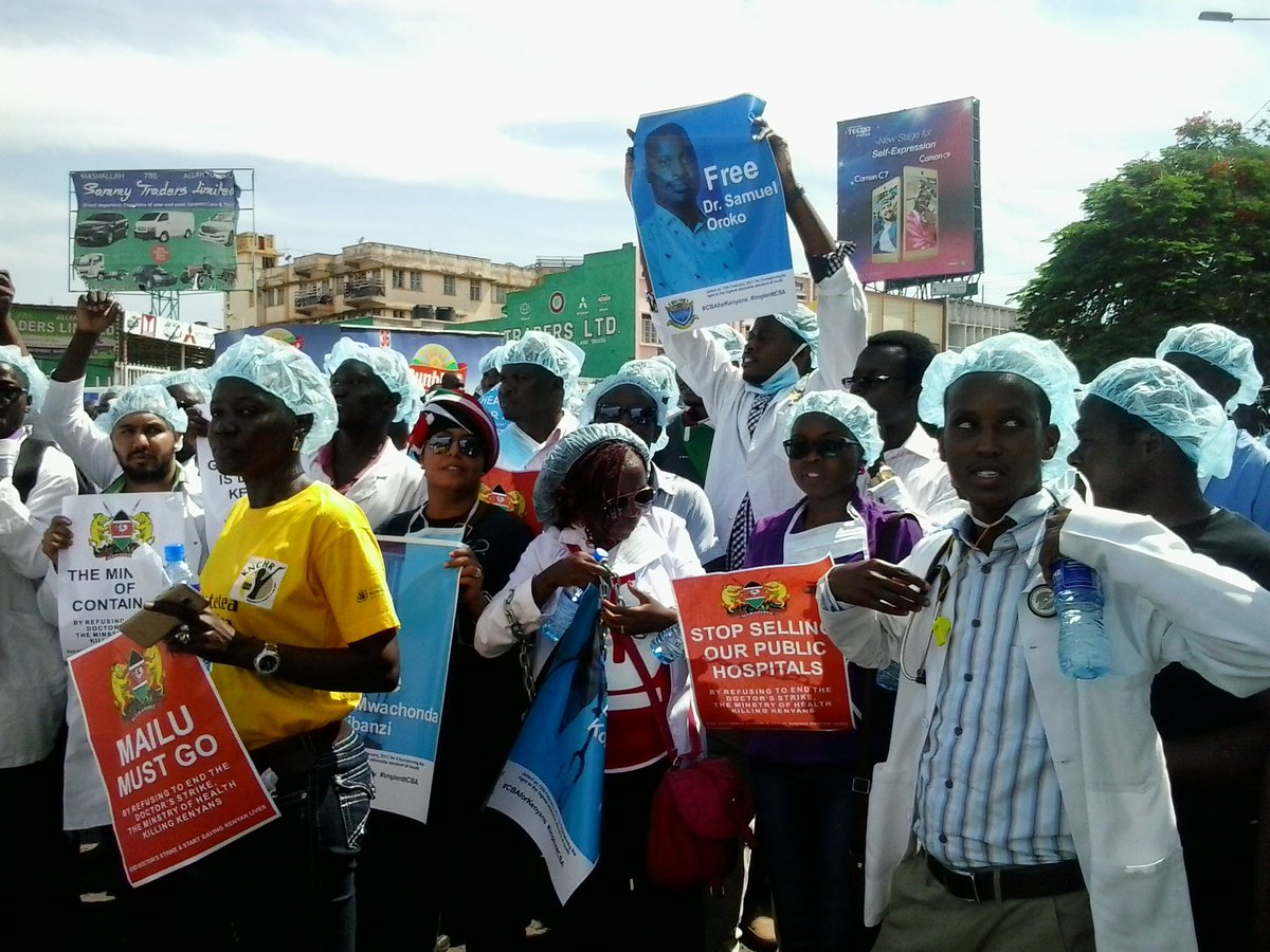 Rpeechipkeezy's tweet photo. At the #DoctorsMarch in Kisumu #LipaKamaTender #FreeCBA7 https://t.co/rxcXHsFNDN