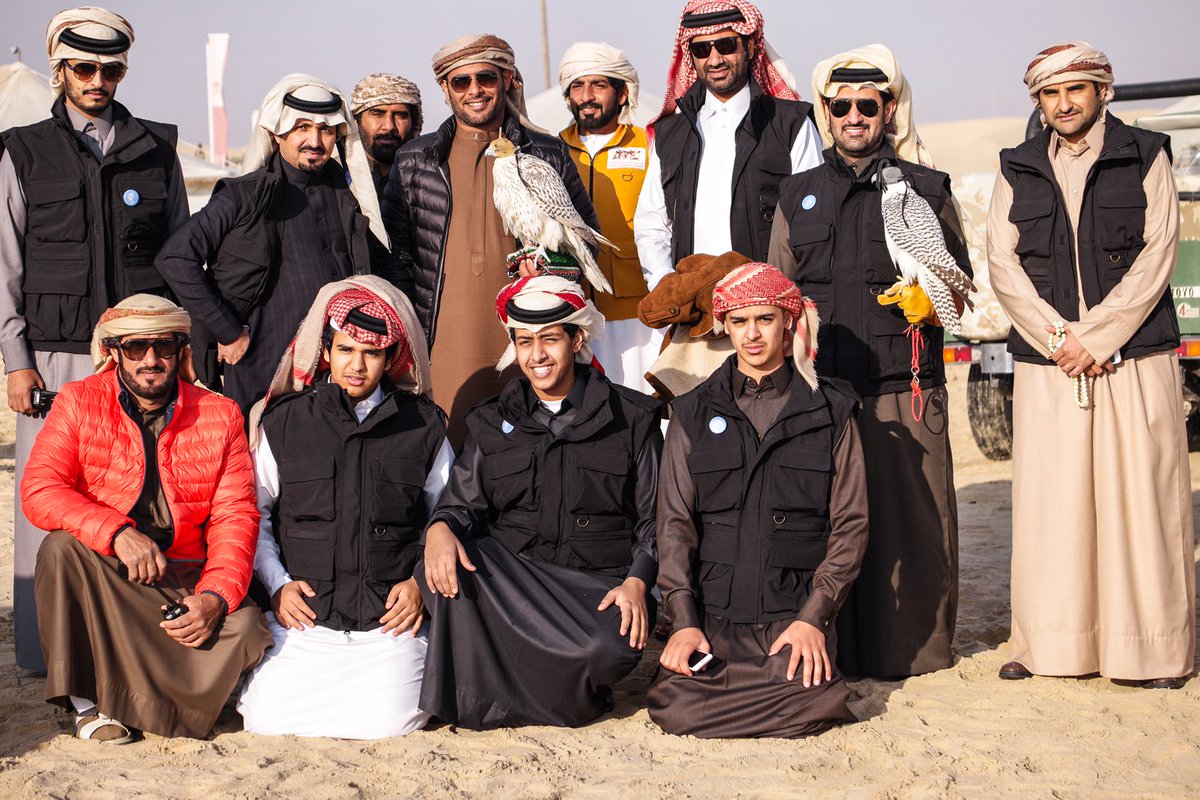 al_marzoom's tweet photo. استقبلت #محمية_المرزوم وفداً من الصقارة من #قطر و #السعودية ضمن برنامج تراثي ثقافي لتبادل الخبرات والتوع��ة البيئية باهمية المحميات الطبيعية https://t.co/6MNrICcirz