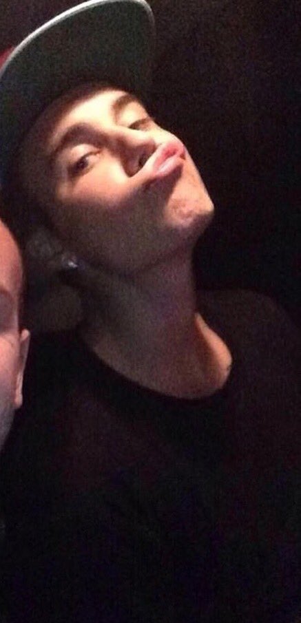 biebsfire06's tweet photo. seven #iHeartAwards #BestFanArmy #Beliebers https://t.co/ZqJ3umtq8O