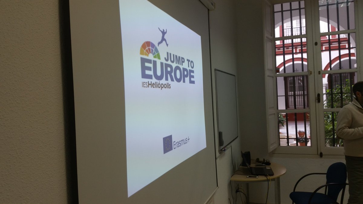 iesheliopolis's tweet photo. Primera reunión del grupo del #IESHeliópolis que saldrá a Europa para realizar de la #FCT
#FormaciónProfesional #JumptoEurope #Erasmus https://t.co/MoQBAeYdMd