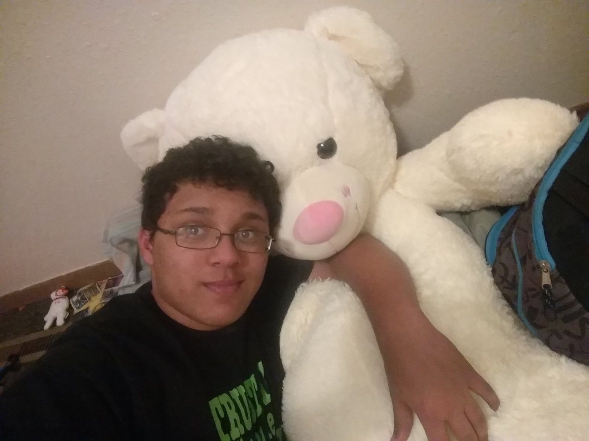 PDZAnimenerd's tweet photo. GUYS I WON MY FIRST #yugioh TOURNAMENT!!! AND I WON A BEAR!!!
#Raidraptors #valentinesday2017 https://t.co/tHyQClsYjx
