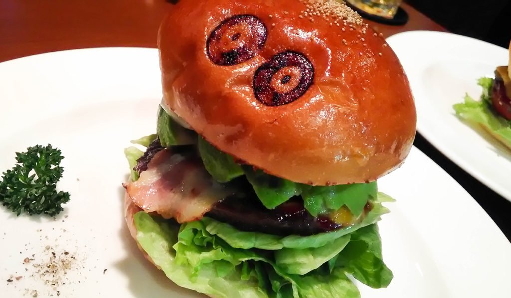 with_funabashi's tweet image. 船橋のおすすめごはん【パンズがフワッフワ！ゴールデンバーガー】 - blog.we-with.co.jp/golden_burger/