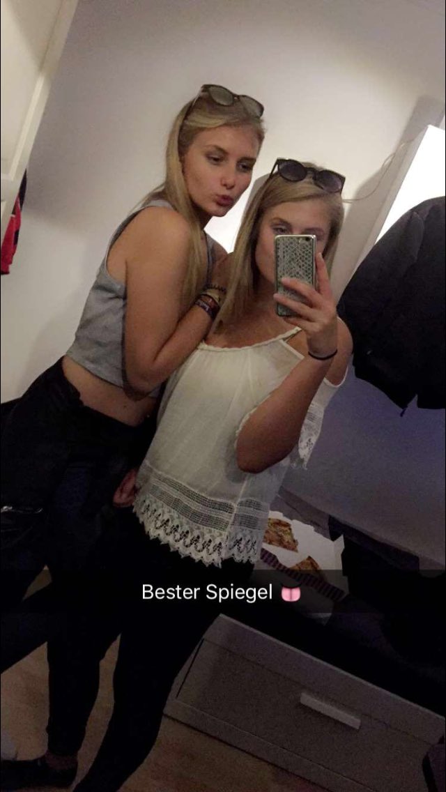 _Victoria_BK's tweet photo. Happy 18th Birthday to my #1 💜 so happy to have you ! Auf viele schöne Erinnerungen und viele mehr! Ich liebe dich 💕 I Love you ❤️ https://t.co/WXOUA0bLSt