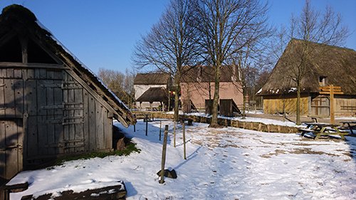 Het eerste overleg over Grijze Jager Dag 2017. Archeon in de sneeuw! De Grijze Jager Dag is op 3/4 juni in Archeon. bit.ly/2koOsJR