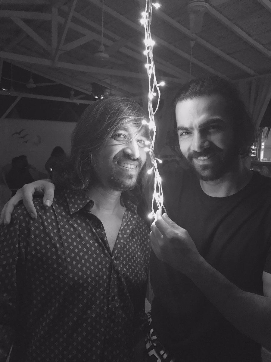 karanvgrover22's tweet photo. May d light always shine on u ! Happy bde my bhaaai frm another aaaii @SaiwynQ ! https://t.co/VhwOGHic6b