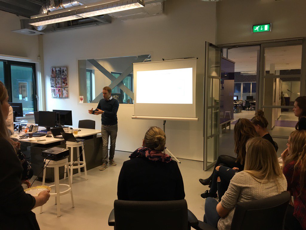 LeoniePeeters's tweet photo. R2A according to Vincent #Mindshareday https://t.co/gB4Fhk43OA